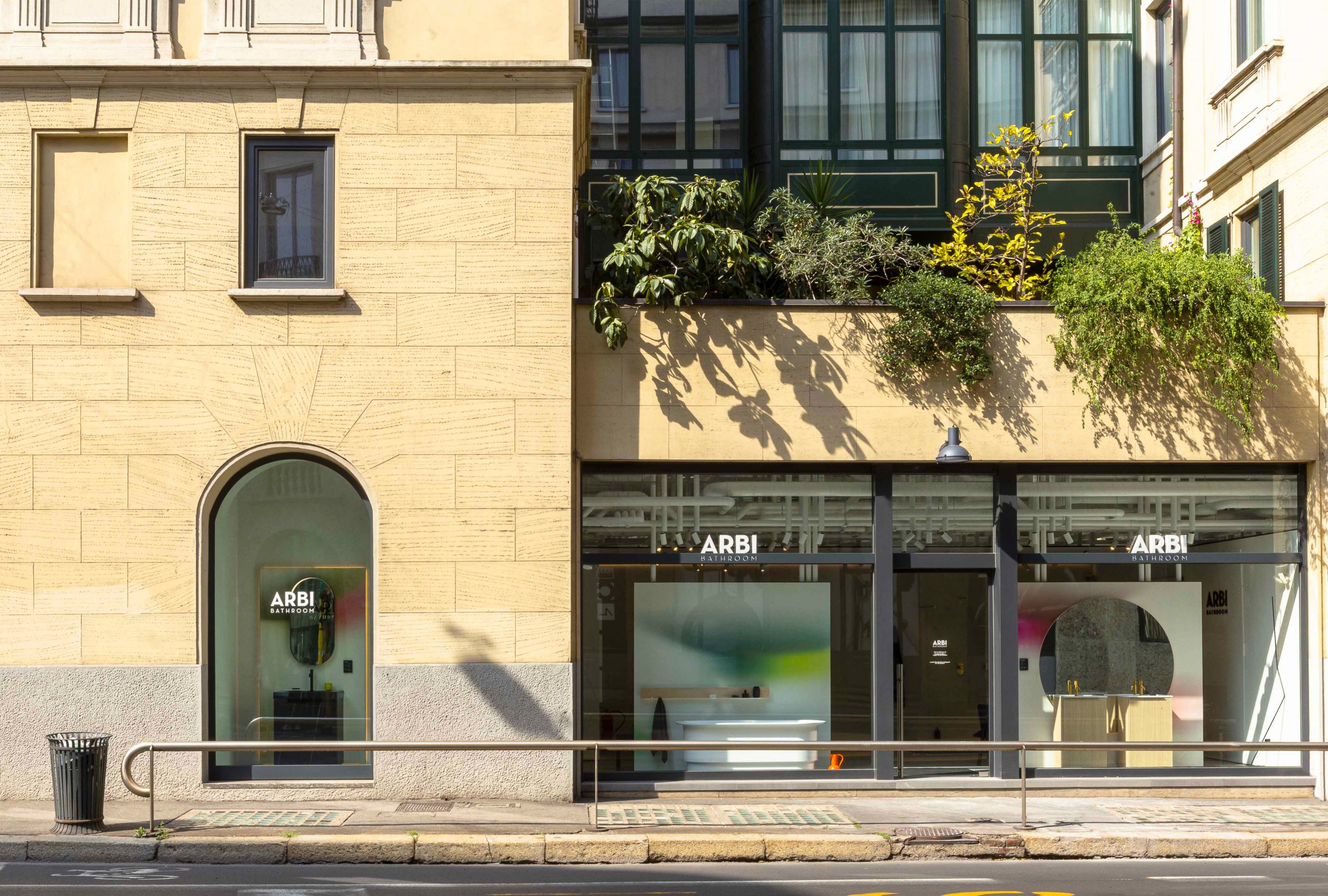 https://www.arbiarredobagno.it/wp-content/uploads/2021/10/showroom-scaled.jpg
